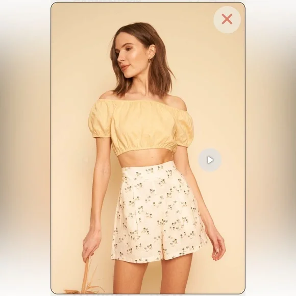 Whimsy + Row Valentina Cream Floral Shorts 🌴 - Picture 1 of 10